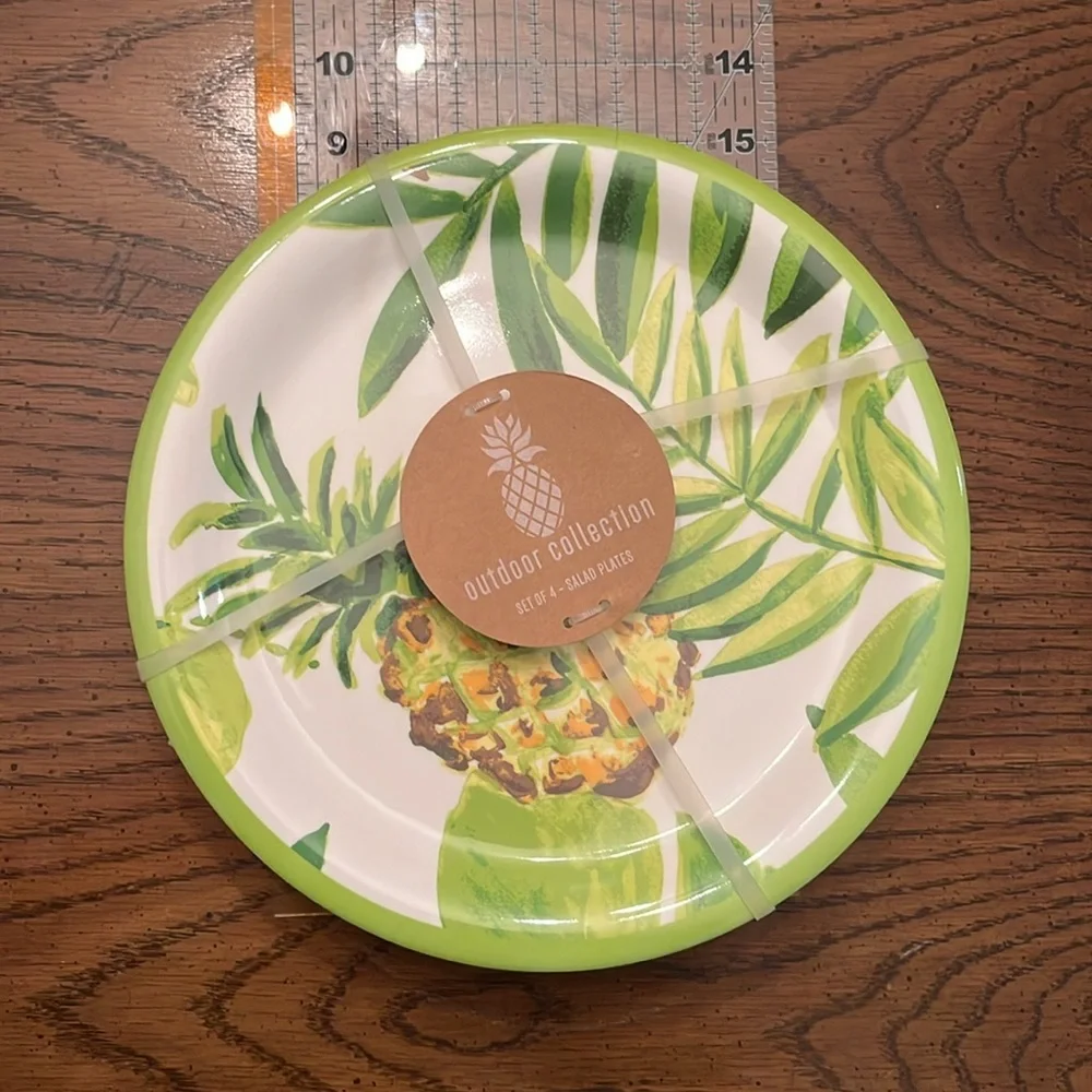 Outdoor Collection pineapple salad plates, set of 4,‎ NWT
